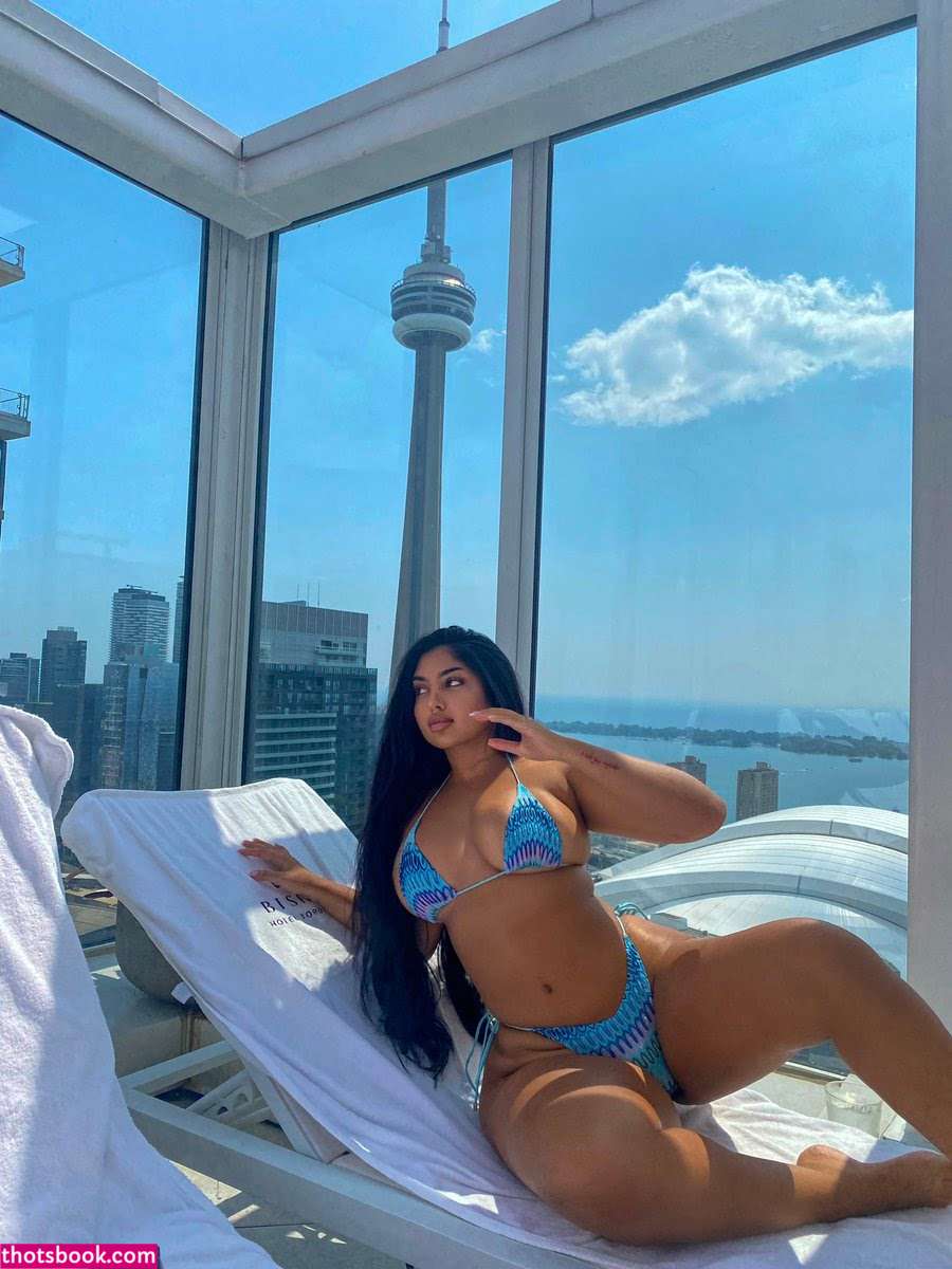 arianasayani Photo #24