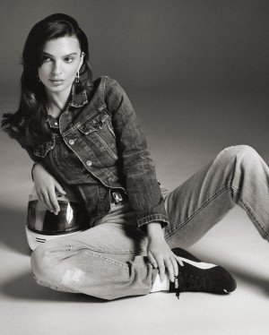 Emily Ratajkowski Photo #339