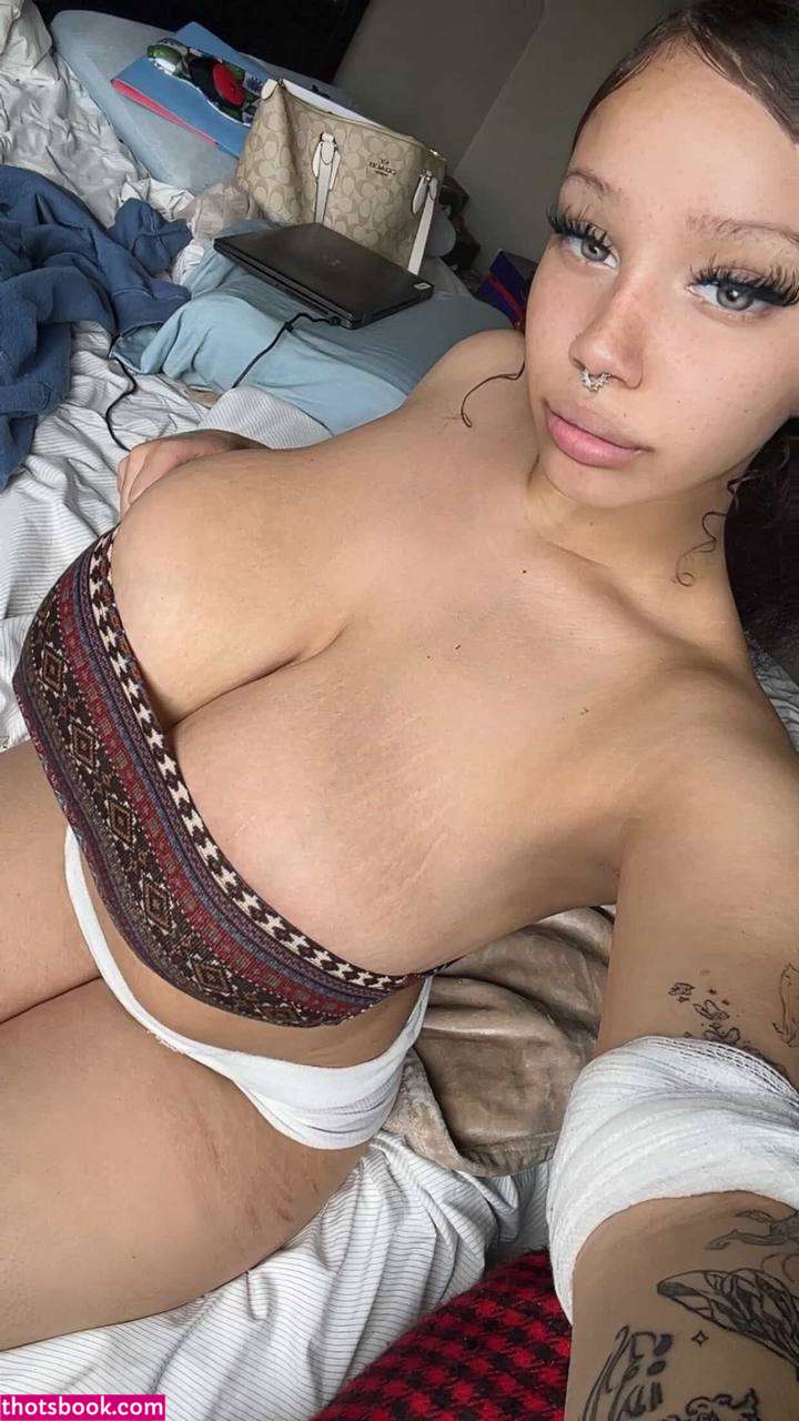 dahliagoth420 Photo #18