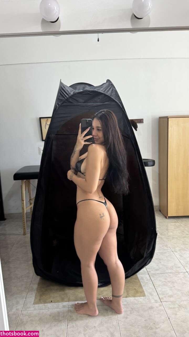 Leticia Castro Photo #6