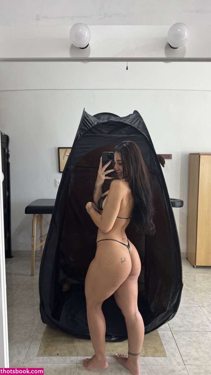 Leticia Castro Photo #7