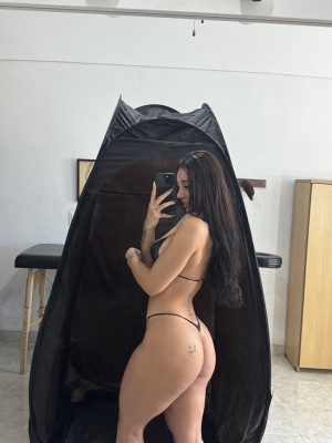 Leticia Castro Photo #2