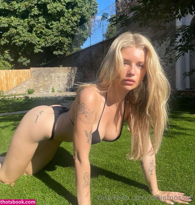 Lottie Moss Photo #154