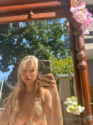 Lottie Moss Photo #152