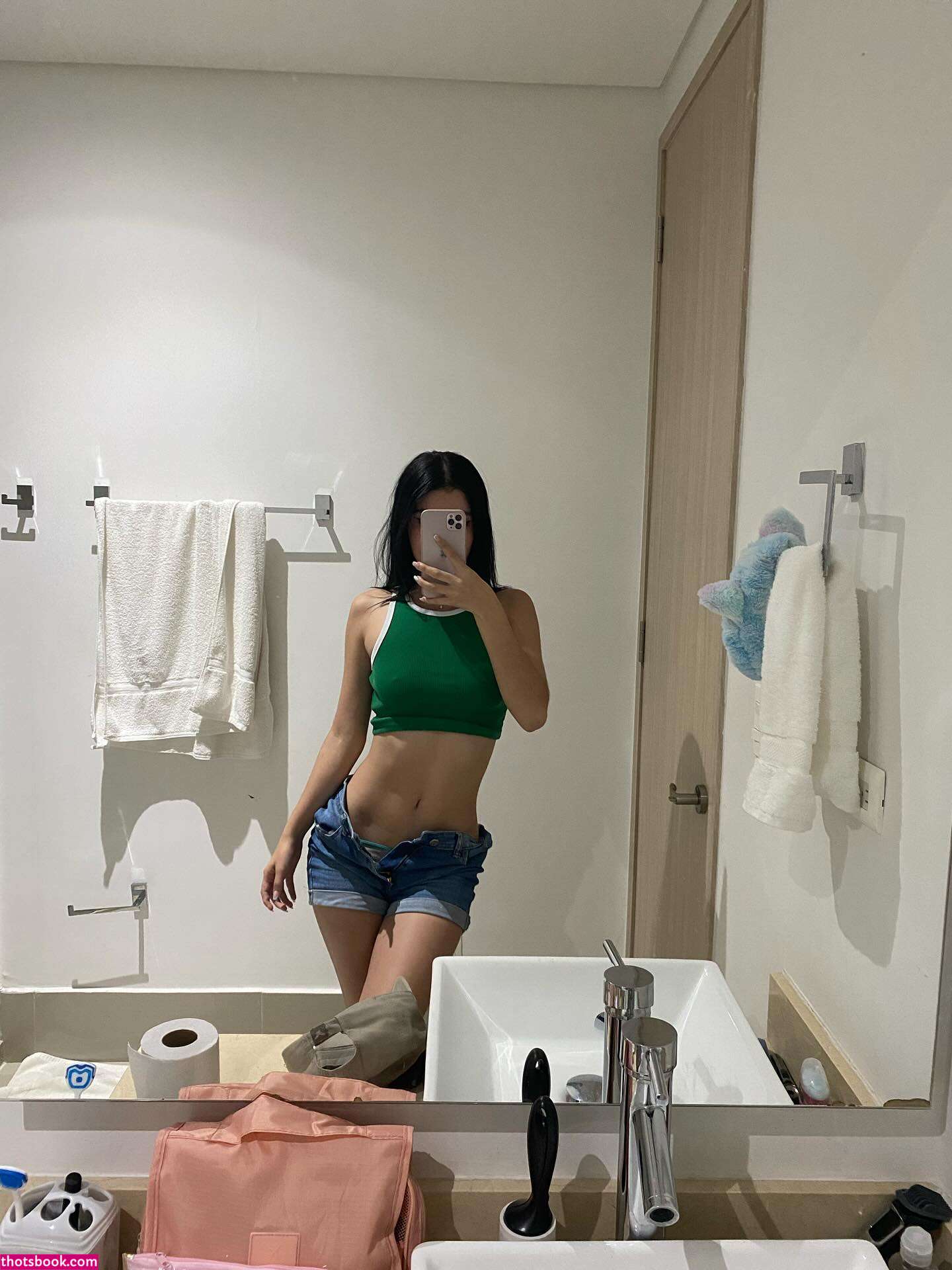 Luisa Valencia Photo #1