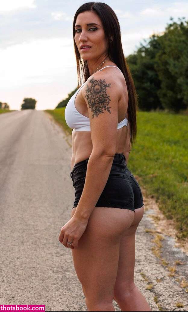 Lesley Cusumano Photo #9