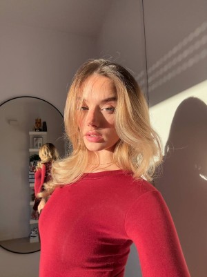 Lia Sikora Photo #16