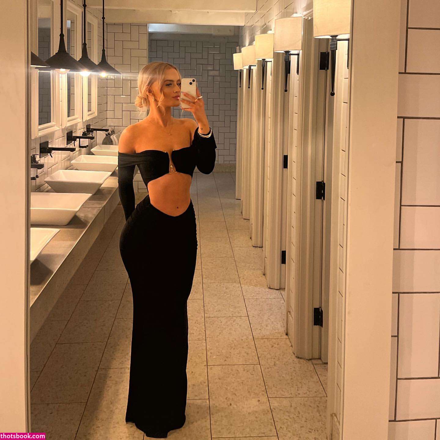 Lucy Newcombe Photo #2