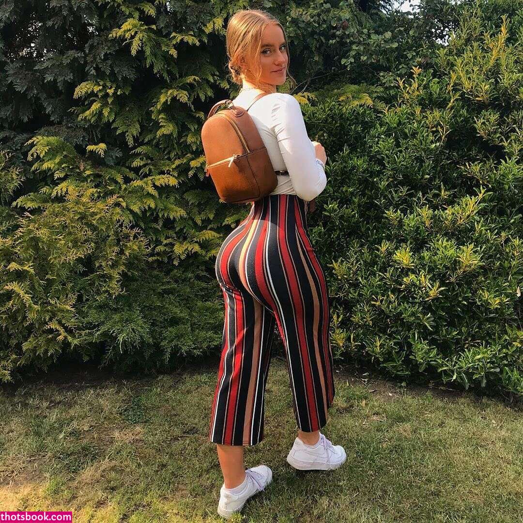 Lucy Newcombe Photo #29