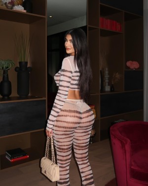 Miss Victoria Post #7