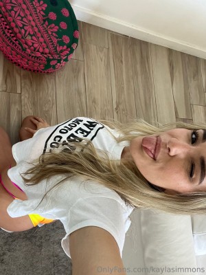 Kayla Simmons Photo #358