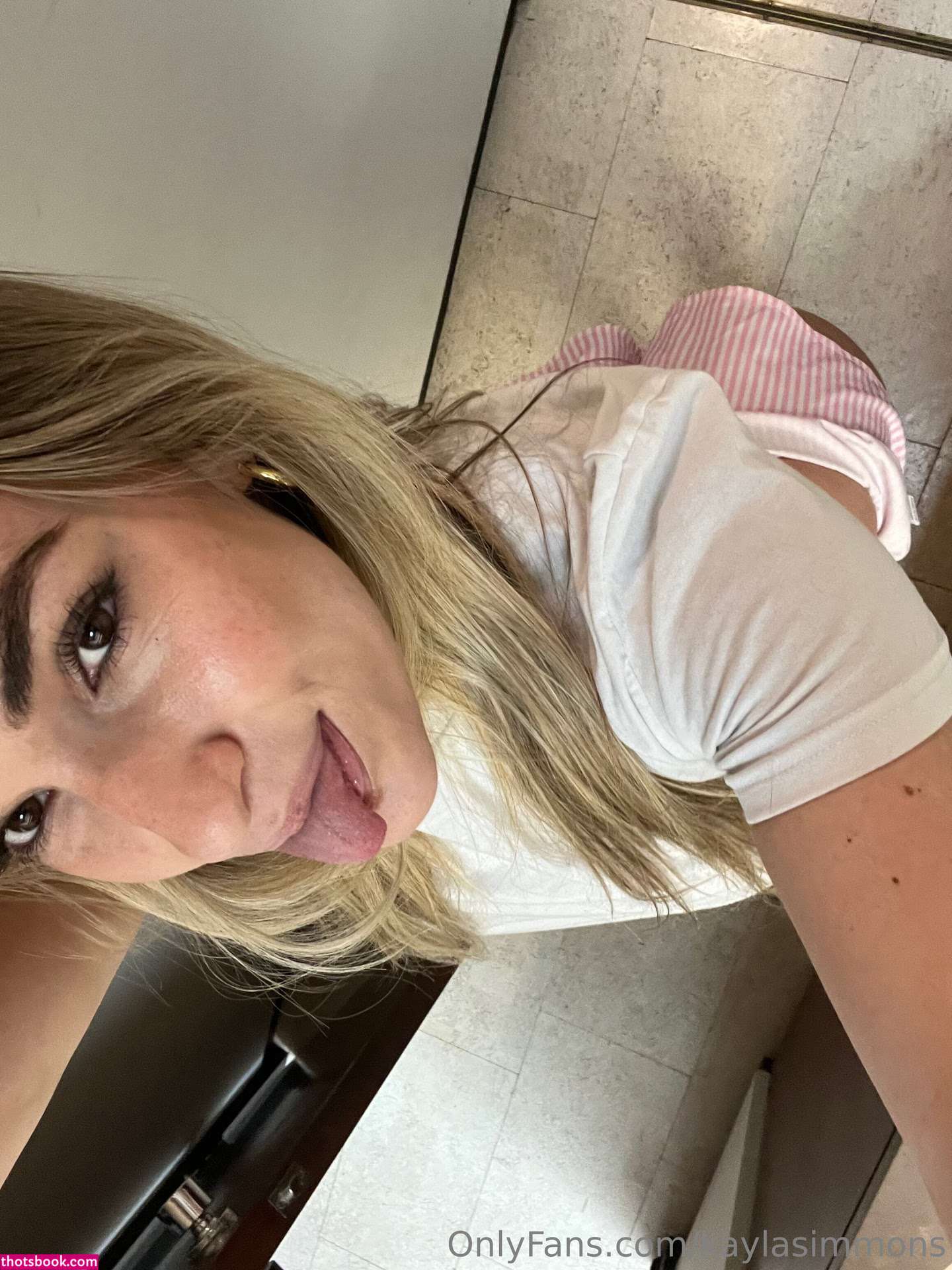 Kayla Simmons Photo #372