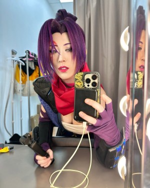 Larissa Rochefort Photo #8