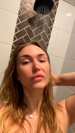 Ashton Birdie Photo #99