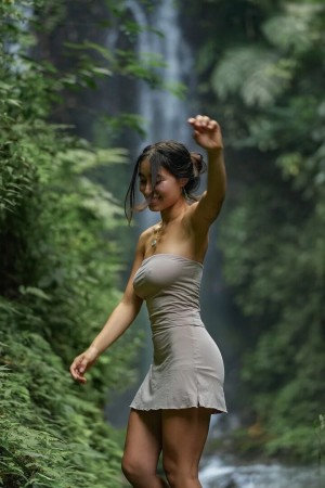 Hitomi Mochizuki Photo #75