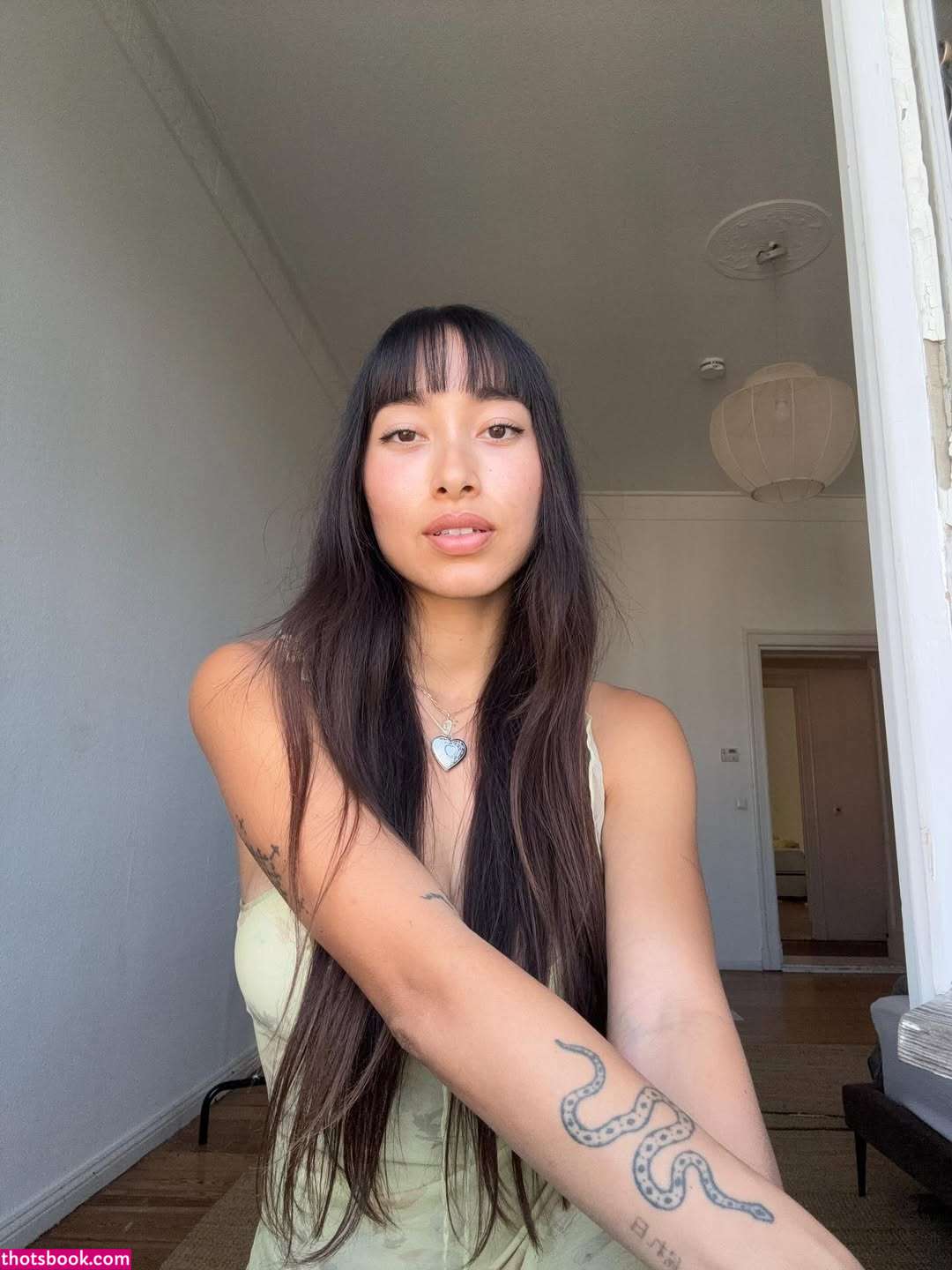 Hitomi Mochizuki Photo #92