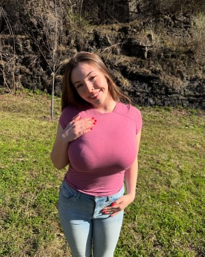 Jazmine Singing Photo #194