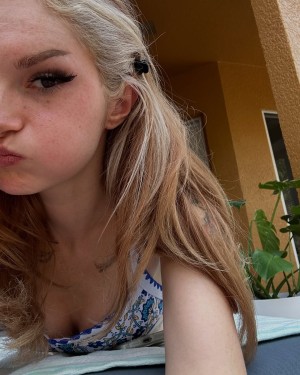 Busy B ASMR Photo #8