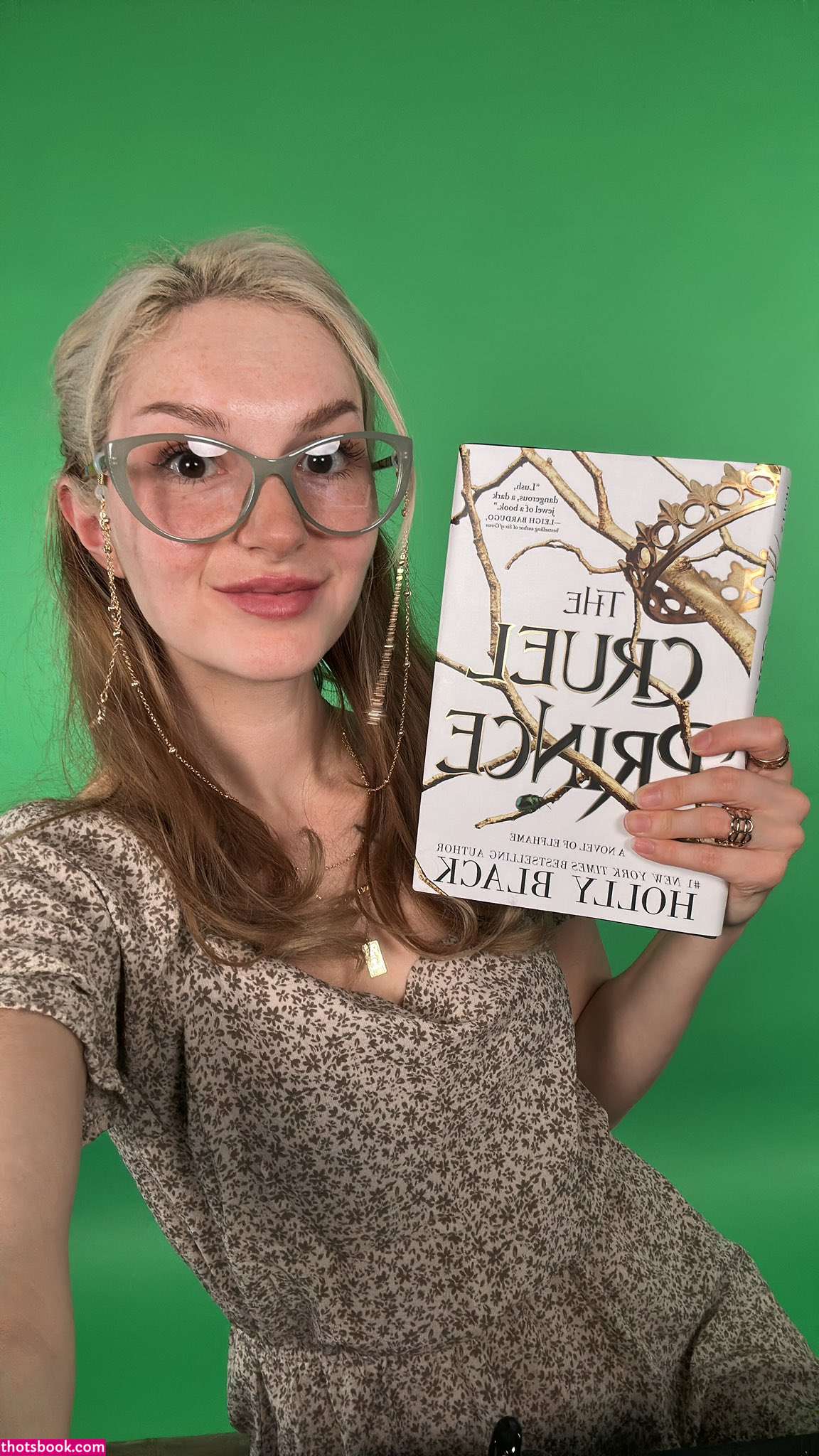 Busy B ASMR Photo #13