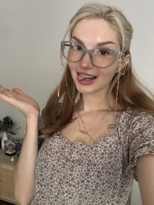 Busy B ASMR Photo #14