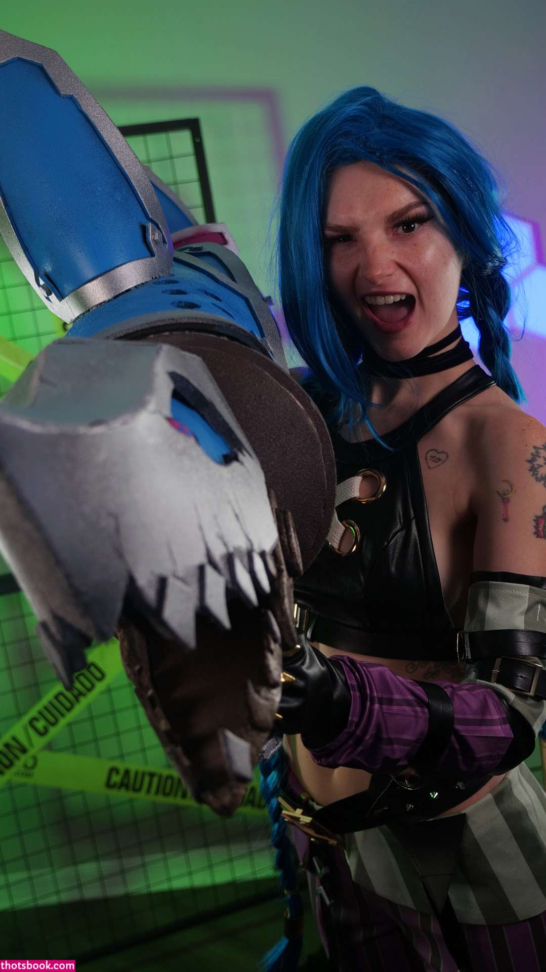 Busy B ASMR Photo #17