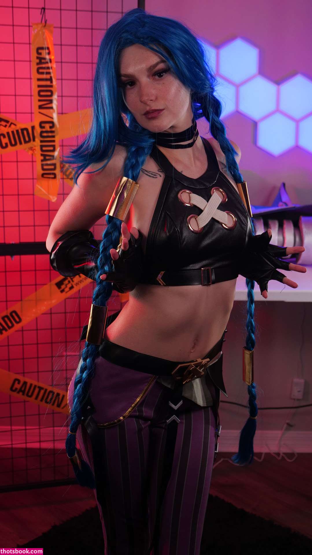 Busy B ASMR Photo #19