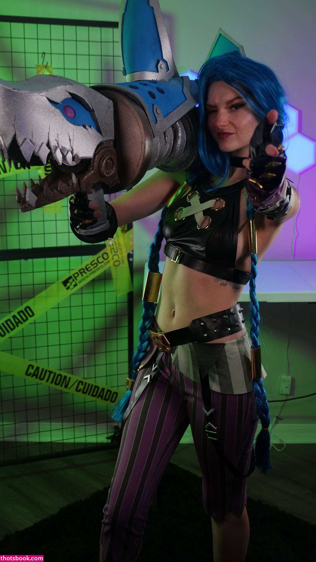 Busy B ASMR Photo #23