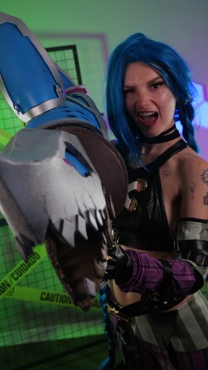 Busy B ASMR Photo #17