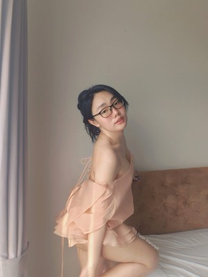 Poon Warunya Photo #9