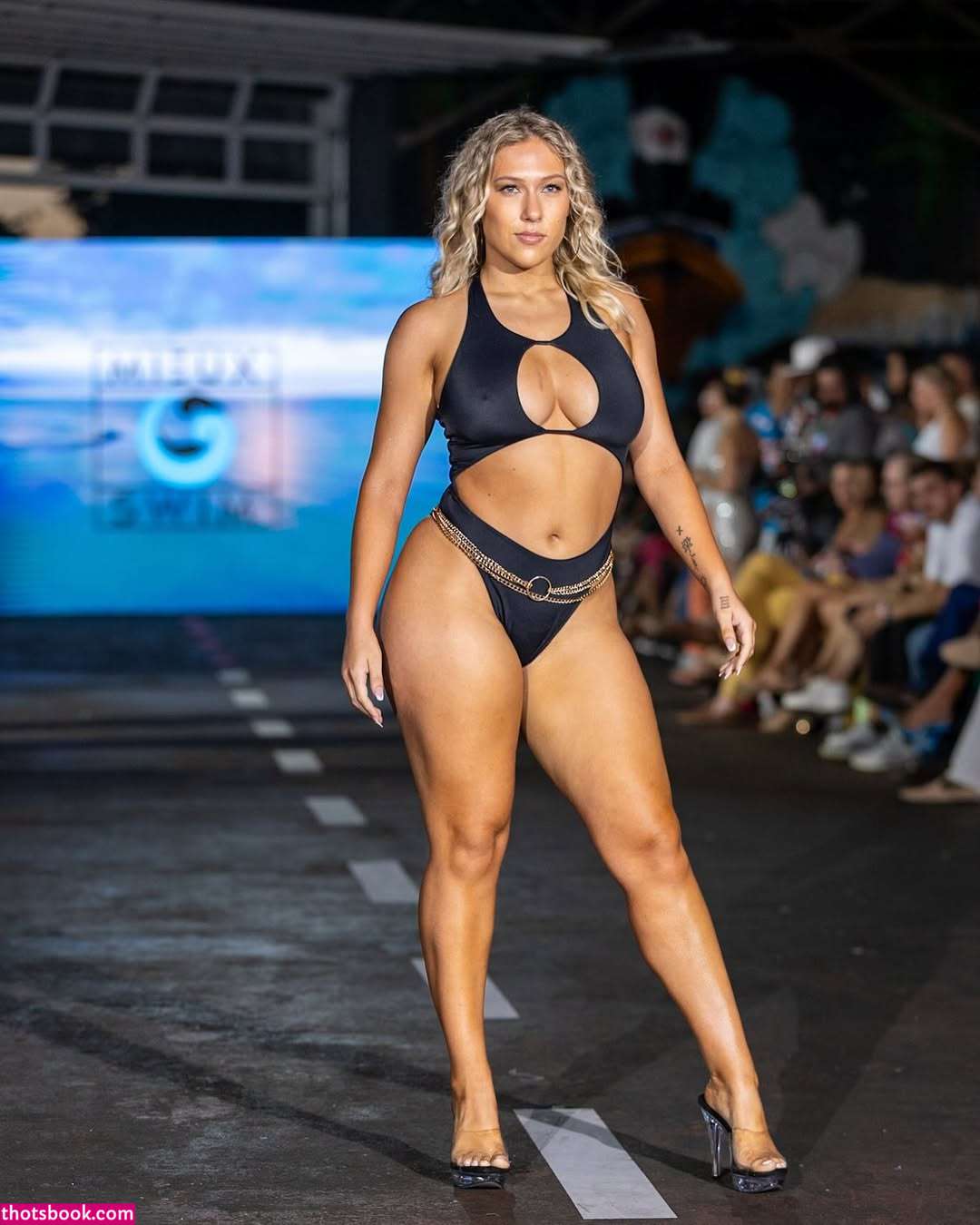 Claire Grimes Photo #18