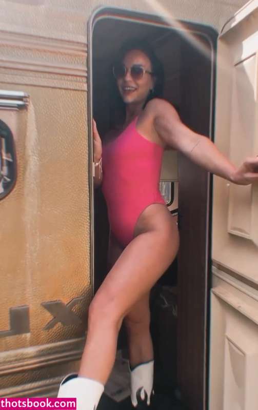 Madamemoiselle Michele Photo #24