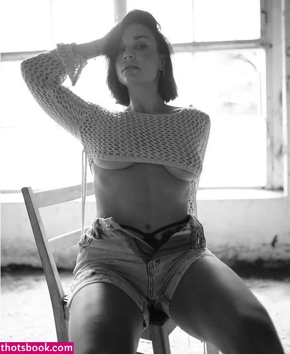 Madamemoiselle Michele Photo #29