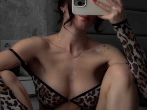 pretylittlething Photo #204