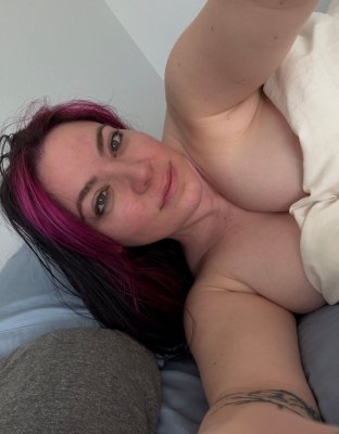 Curvyllama Photo #308