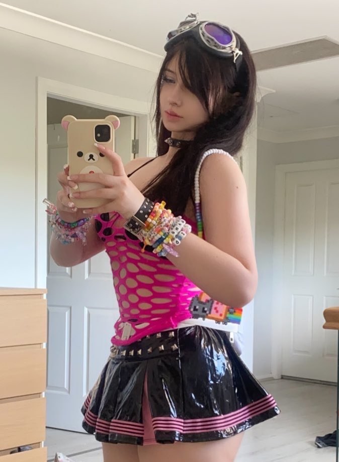 _tinynoob Photo #4