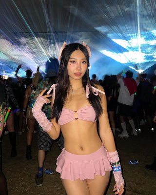 Martha Chen Photo #18