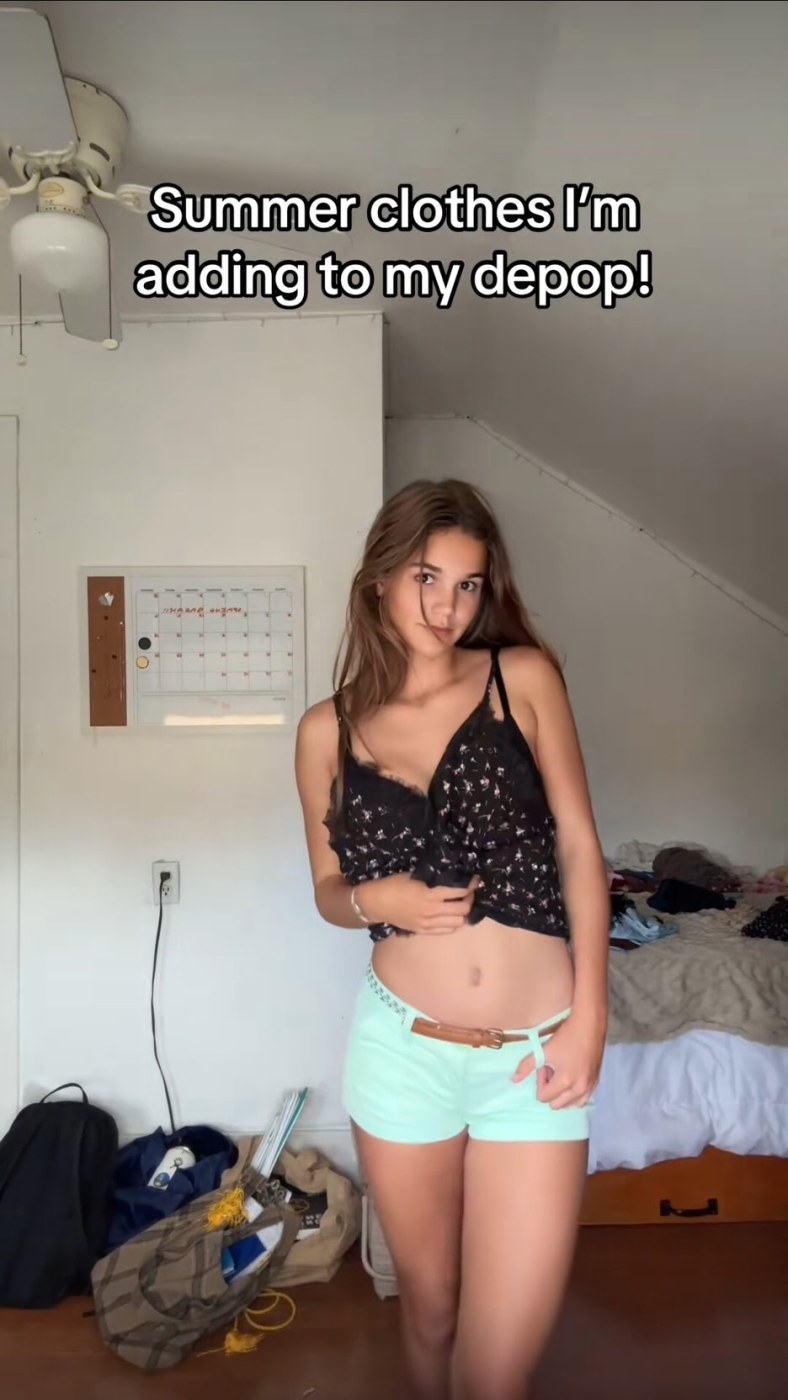 Zoe Santi Photo #8