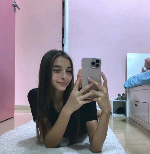 maddie.cutiee Photo #33