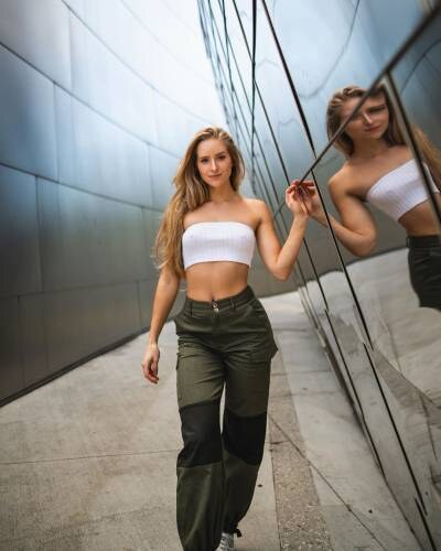 Caroline Zalog Photo #105