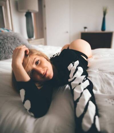 Caroline Zalog Photo #165