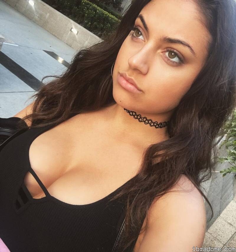 Inanna Sarkis Photo #12