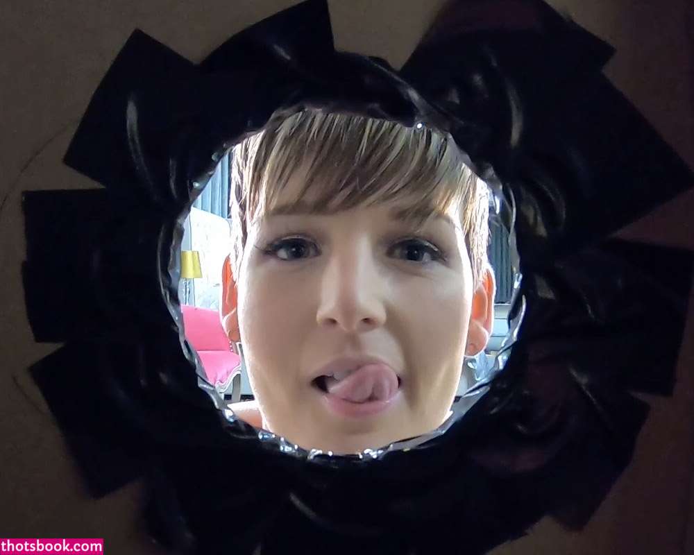 Hannah Brooks Photo #5