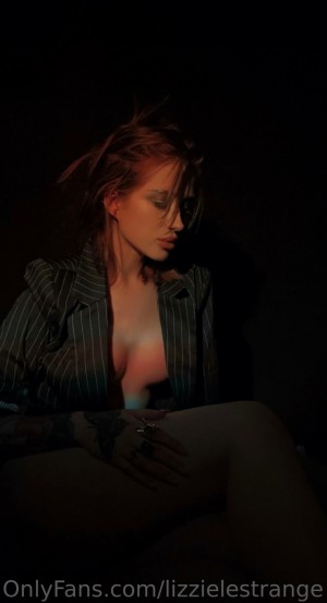 Lizzielestrange Photo #40