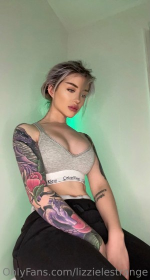 Lizzielestrange Photo #94