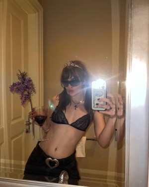 Victoria De Angelis Photo #36