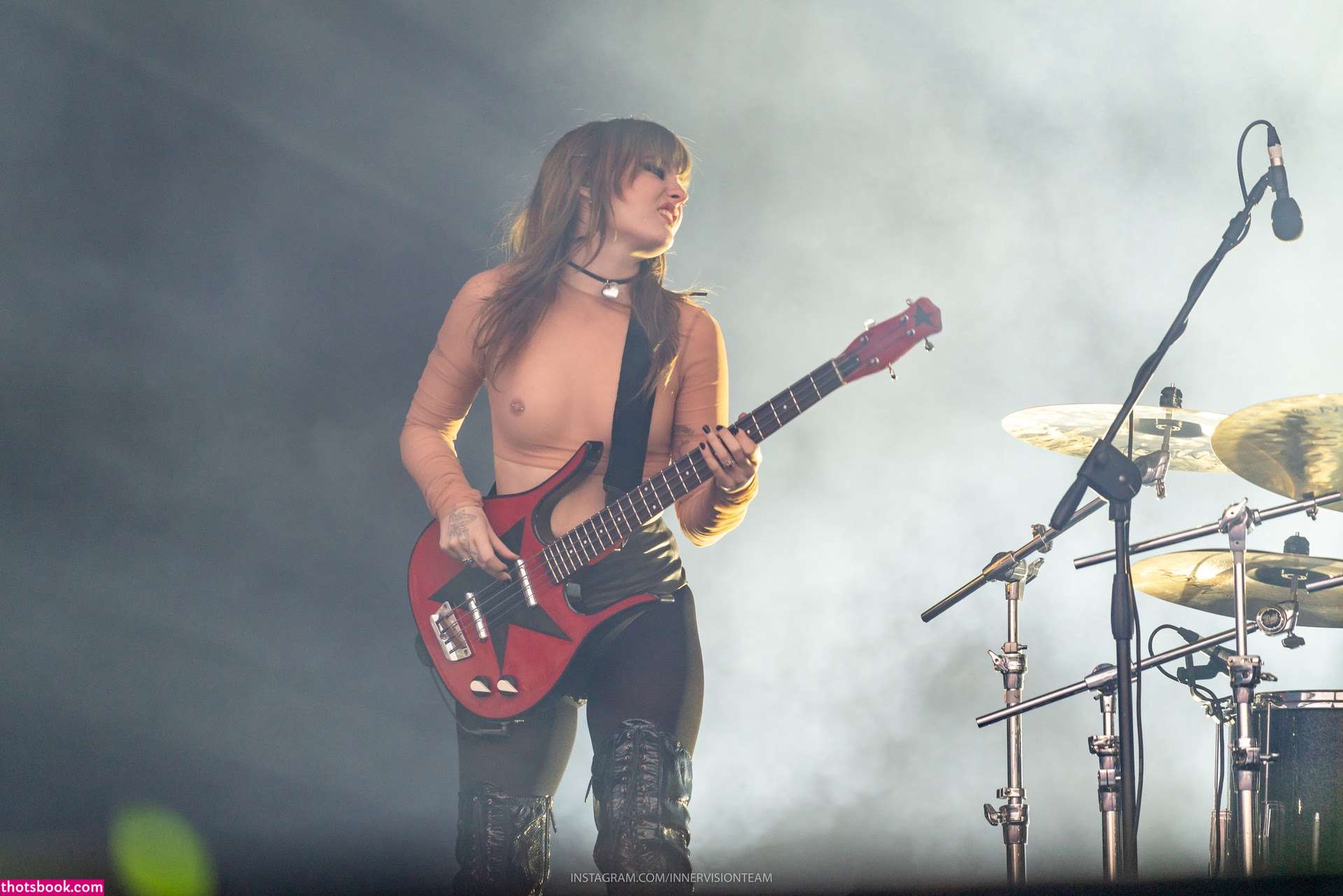 Victoria De Angelis Photo #41