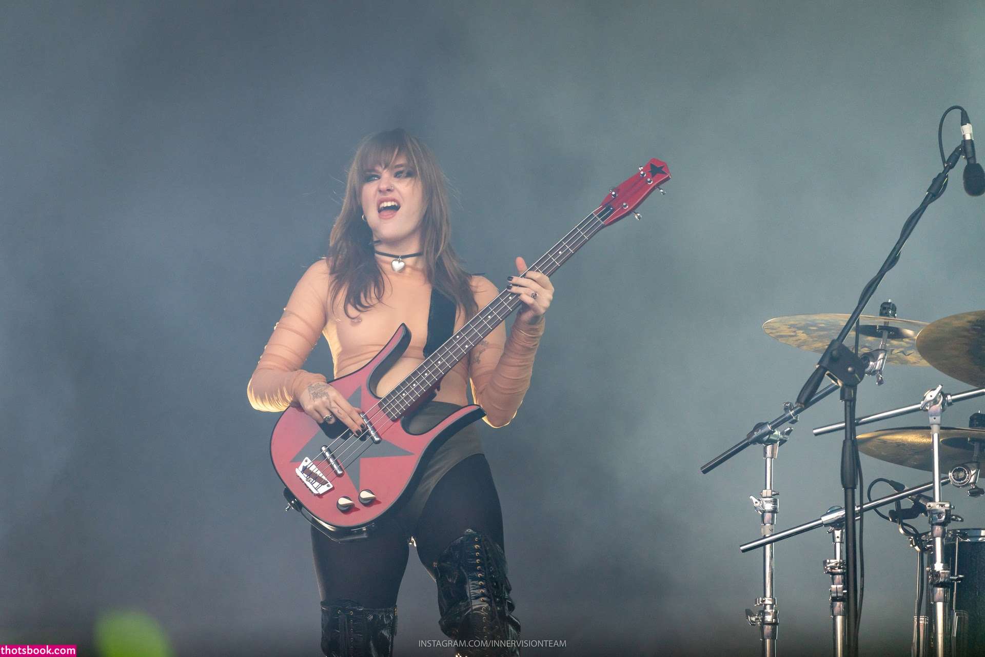 Victoria De Angelis Photo #44