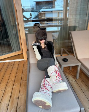 Victoria De Angelis Photo #72