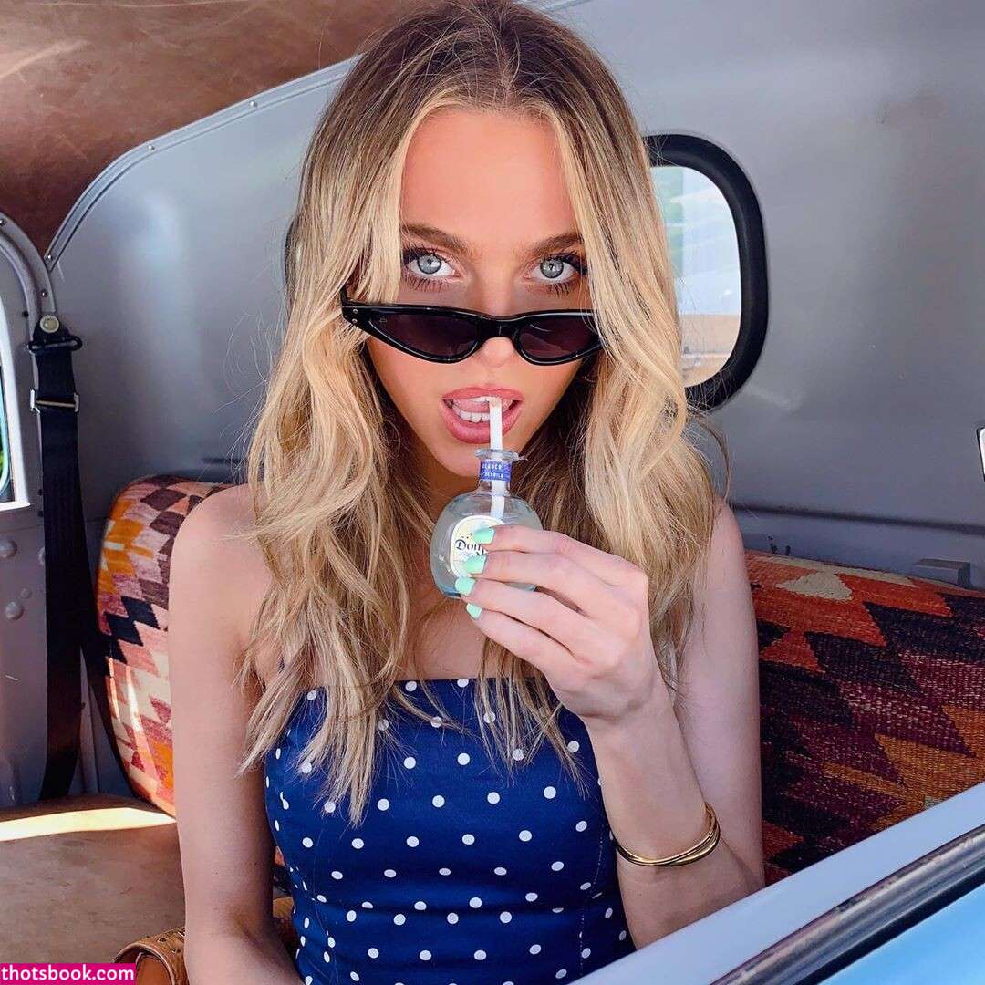 Anne Winters Photo #21