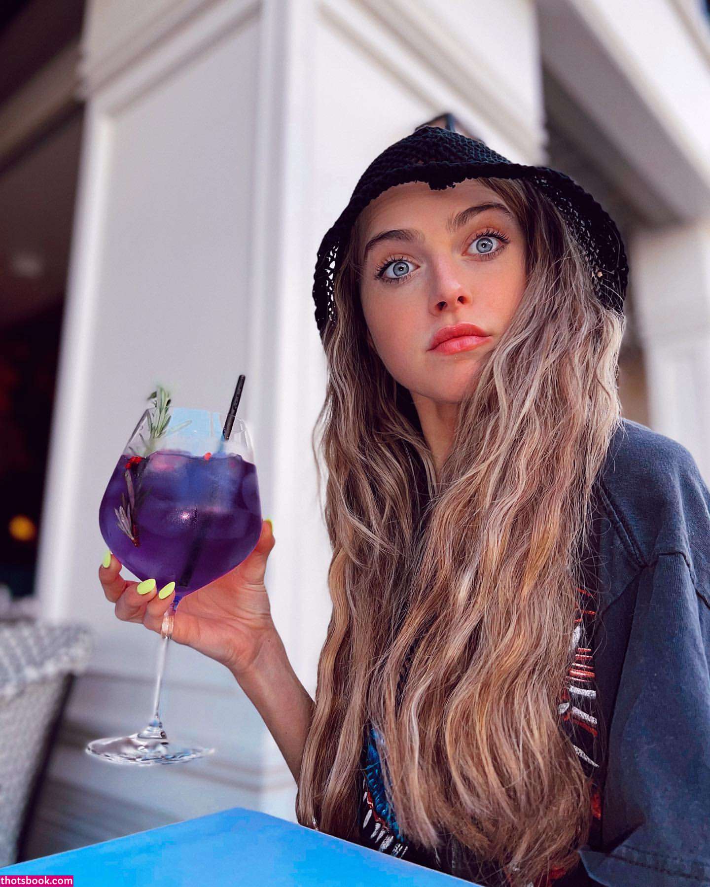 Anne Winters Photo #74